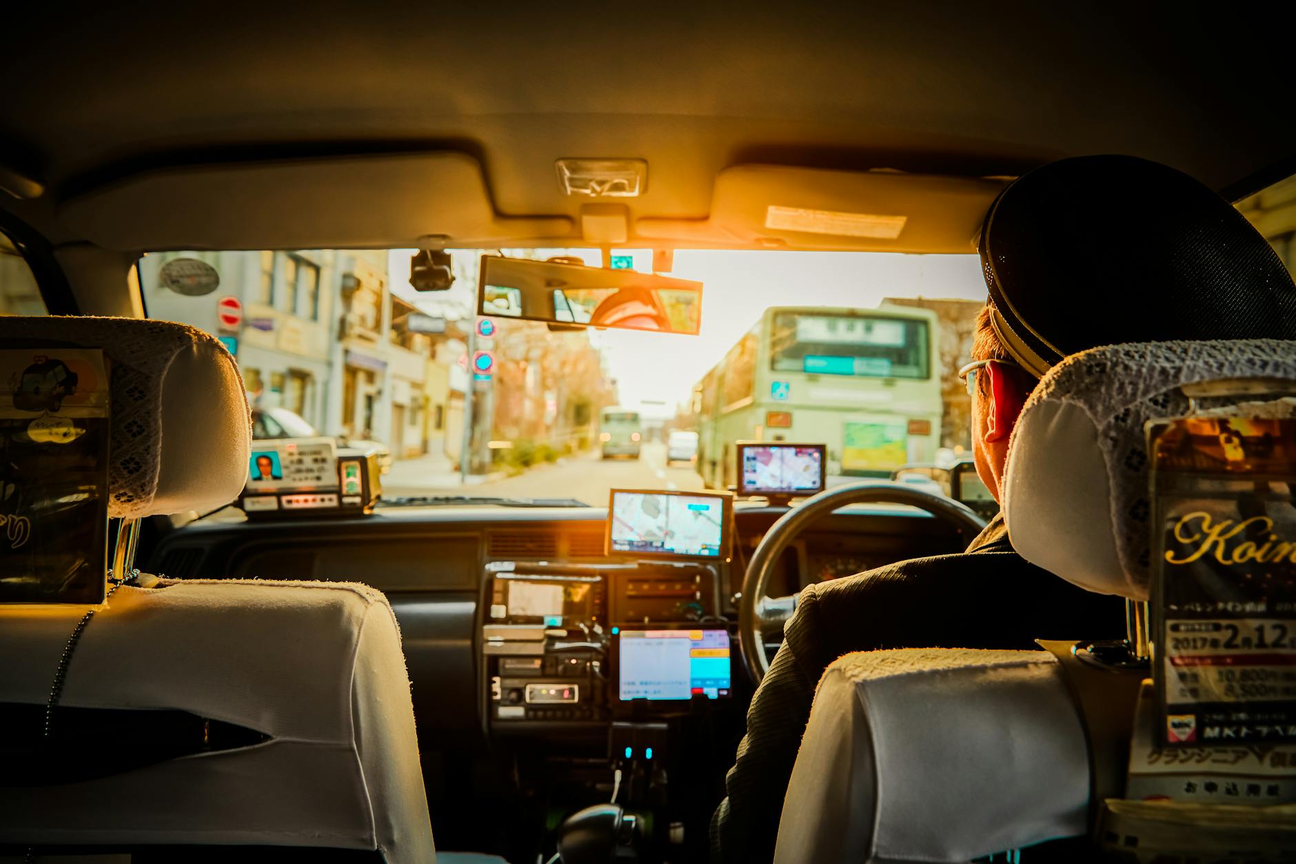 Photos gratuites de à l'intérieur, asie, balade du soir — renouvellement carte taxi